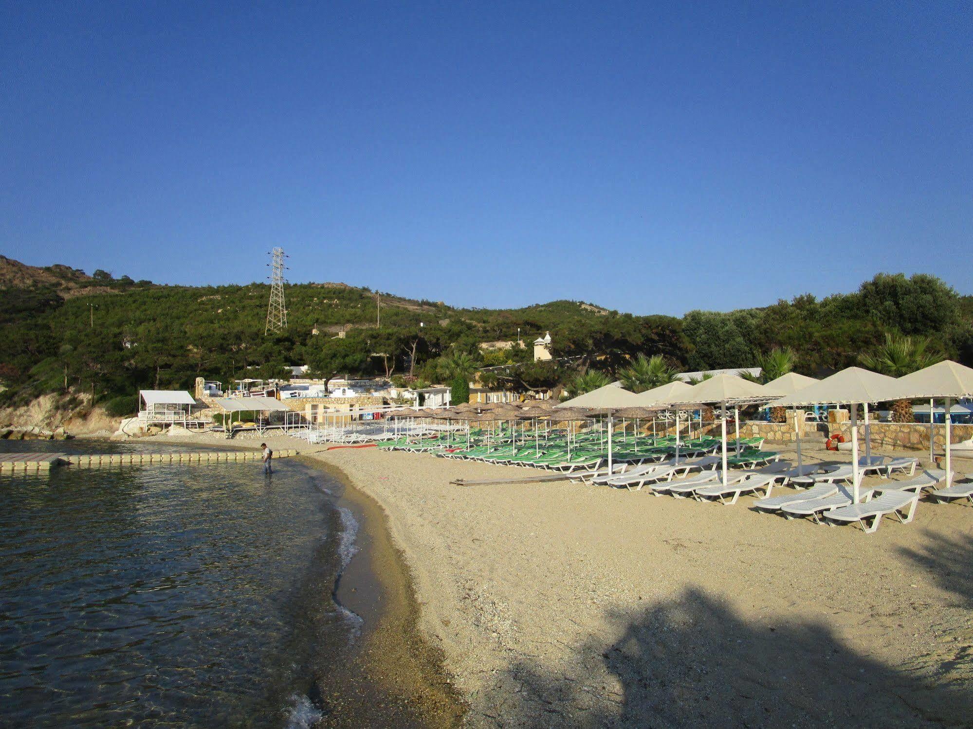 Club Mackerel Holiday Village Foça Exterior foto